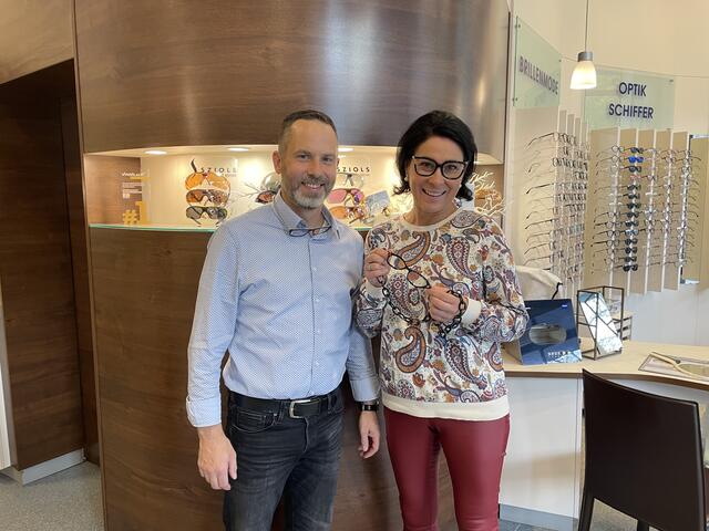 Augenoptiker Arnulf Zurl und Augenoptikerin Nicola Auer-Scheliessnig von Optik Schiffer | Foto: MeinBezirk.at