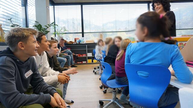 Die Burschen machten sich beim Boys' Day in der Praxisvolksschule der PH Tirol ein Bild vom Beruf als Volksschullehrer. | Foto: PH Tirol