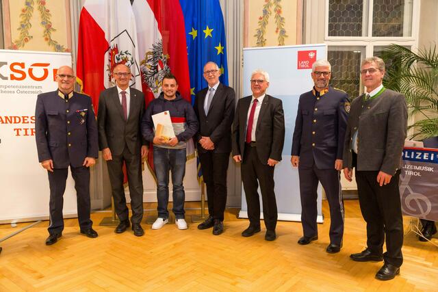 LPD Edelbert Kohler, LH Anton Mattle, Thomas Petter, Reinhard Mayr, Siegmund Geiger (BH Landeck), Obstlt Christoph Patigler (BPK Landeck) und Helmut Ladner (Bgm. Kappl). | Foto: LPD Tirol, Christian Viehweider