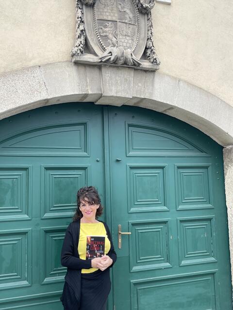 Angela Szivatz schreibt in einem Haus in Mauer - es ist rund 440 Jahre alt. | Foto: Szivatz