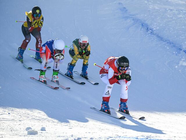 Katrin Ofner (r.) war am Pitztaler Gletscher schon gut in Form. | Foto: GEPA pictures