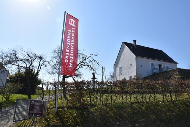 Das Tempelmuseum am Frauenberg verabschiedet sich in die Winterpause. Die Saison wird am 1. April 2023 wieder eröffnet.