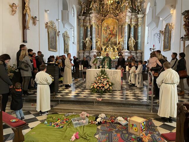 Hier darf schon einmal Chaos herrschen: Spielzeug in der Kirche. | Foto: Pfarre Groß St. Florian