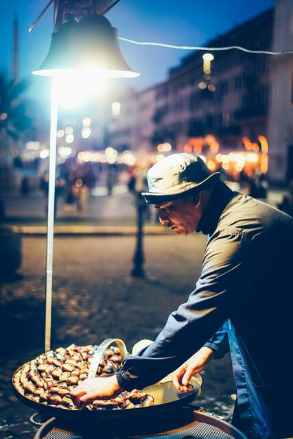 Maroni schmecken besonders gut gebraten. | Foto: Ümit Yıldırım/Unsplash