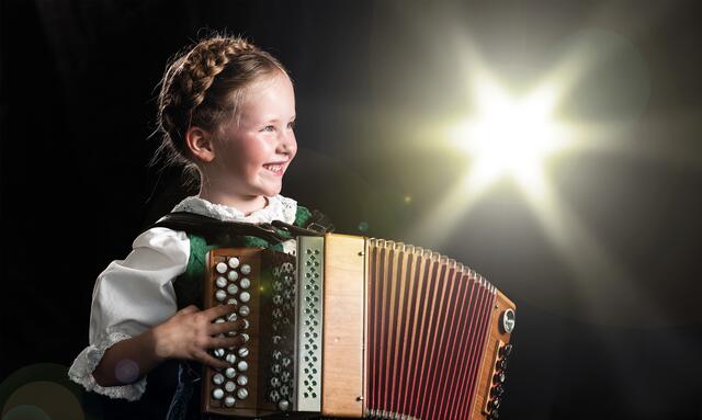 Nach zwejähriger Pause: Tiroler Adventsingen - mit Volksmusikgruppen aus Nord, - Ost - und Südtirol | Foto: BezirksBlätter