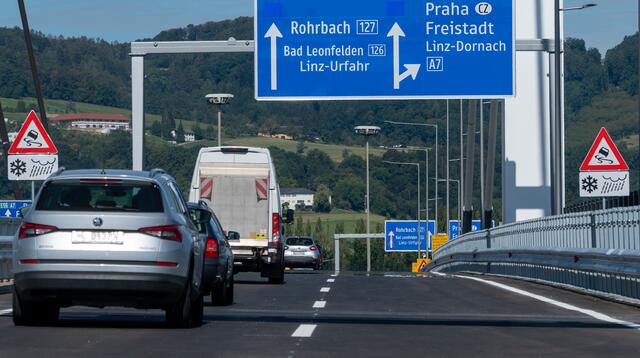 Wer Österreichs Autobahnen benutzen will, braucht eine Vignette. | Foto: fotokerschi.at/Werner Kerschbaummayr