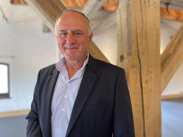 Hans Köhl ist der Gesamtleiter des Salzburger Adventsingen. Für das großartige Können und Miteinander aller Mitwirkenden im Stück ist er "unendlich dankbar".  | Foto: sm
