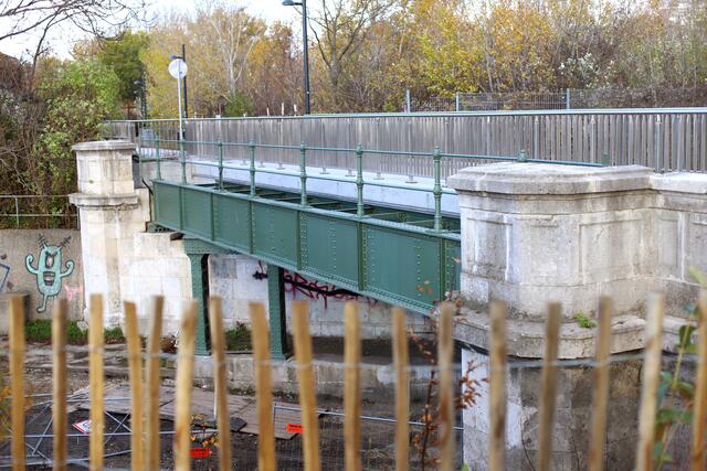 Eröffnung eines weiteren Bereichs der Freien Mitte im Nordbahnviertel:  In Abstimmung mit der ÖBB wurden die alten, vorhandenen Gleise, dort belassen und in die Umgestaltung integriert. | Foto: PID/Martin Votava