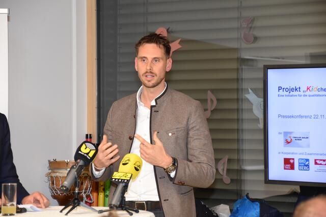 Agrarmarketing-GF Matthias Pöschl verwies auf eine digitale Plattform und Workshops, die zur Wissensvermittlung geplant sind. Zudem soll es für die Umsetzung Coachings geben. | Foto: Kainz