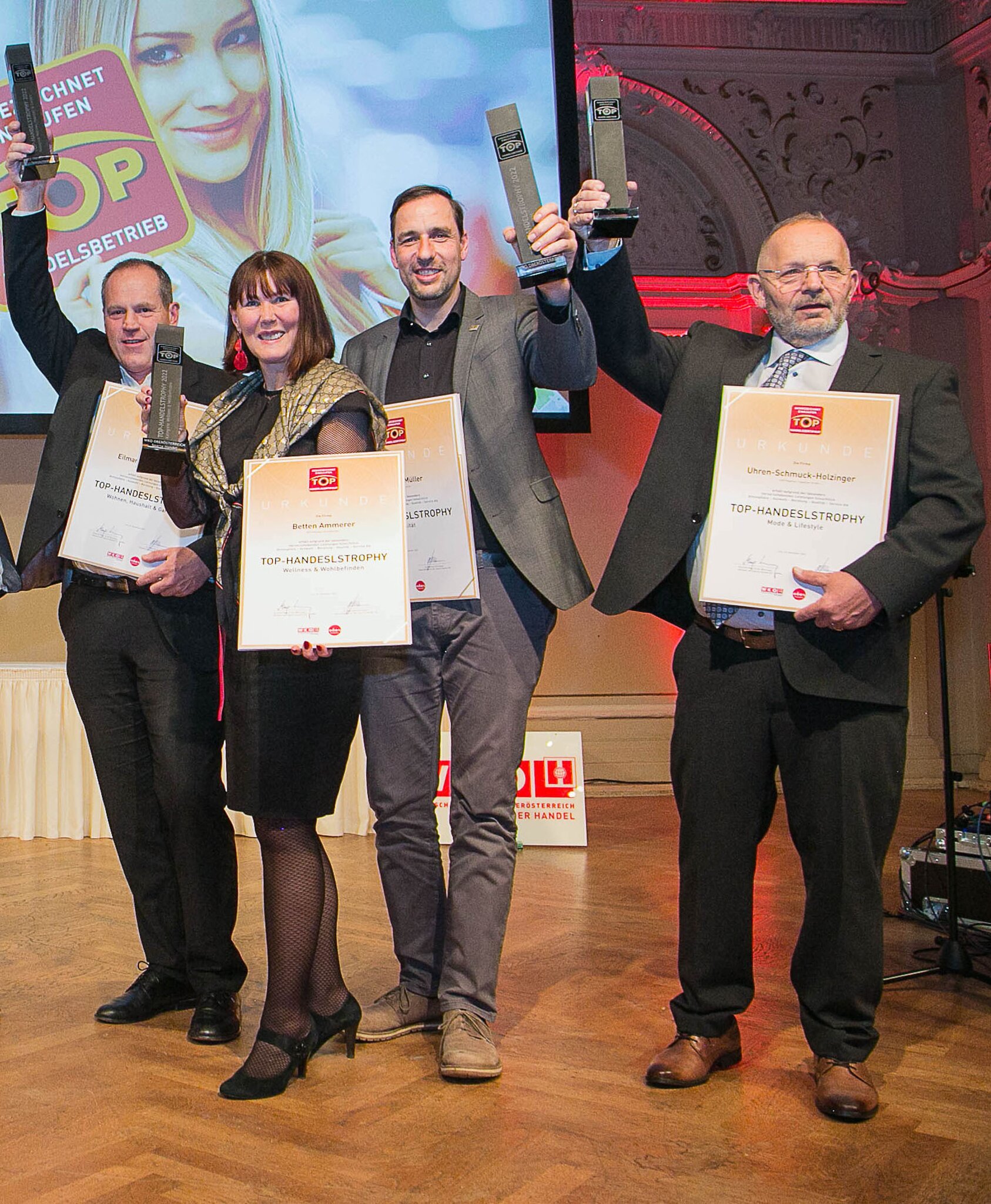 Wesley Rohrbach TOP-Handelstrophy 2022: Eilmannsberger durfte die Trophäe mit nach ...