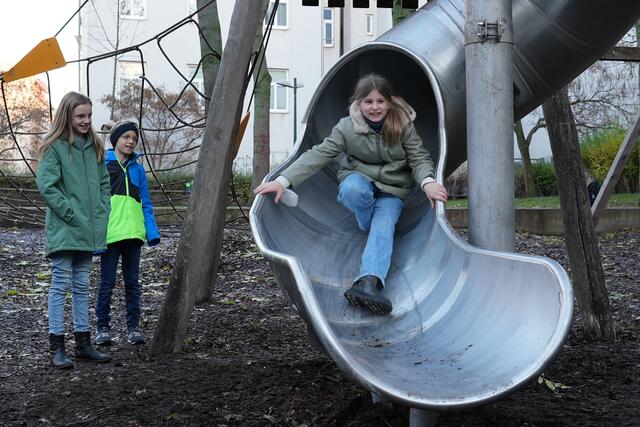 122 Unterschriften sammelten die Kinder für die Rutsche. | Foto: Brandl