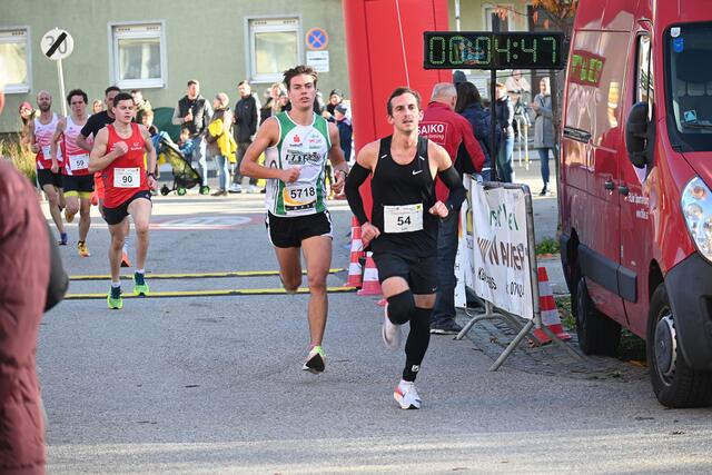 Mit sechs Einzelsiegen war Jan Ratay der dominierende Athlet beim Eisenstraße-Laufcup 2022. Er gewann auch den Raiffeisen Marktlauf in Kematen an der Ybbs.
 | Foto: eisenstrasse.info