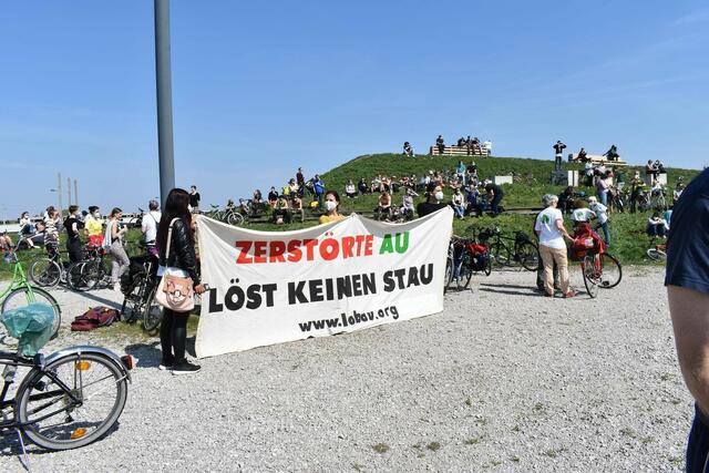 Der vorläufigen Absage des Lobautunnel-Bauprojekts ging eine politische Kontroverse voraus – doch die politische Debatte dauert an. | Foto: Selbstbestimmtes Österreich. demokratisch sozial souverän neutral