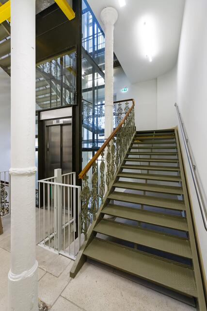 Dieser Lift sorgt dafür, das nun endlich 50 Prozent der WUK-Räumlichkeiten barrierearm zugänglich sind – ein weiterer Lift wird kommen und den Rest abdecken. | Foto: Harald Mairböck