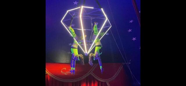 Außerdem zeigen verschiedene Artisten ihr Können. | Foto: Circus Aramannt