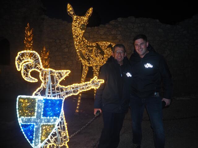 "Burgherr" Armin Walch und Projektleiter Andreas Witting von MK Illuminations. | Foto: Reichel