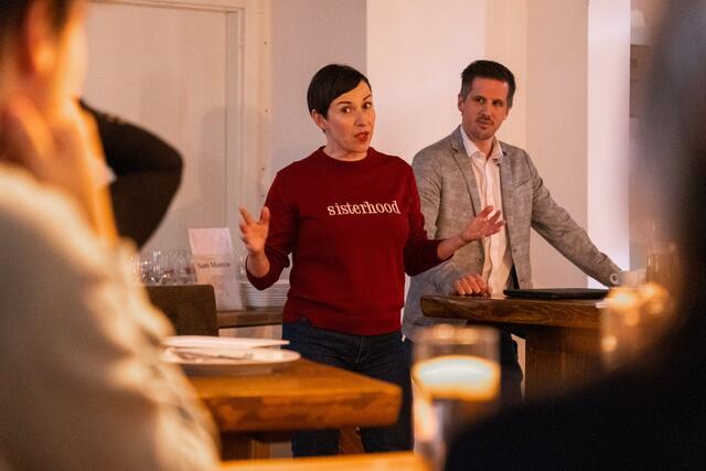 Henrike Brandstötter NAbg. und Frauensprecherin der NEOS appelliert für Maßnahmen zur Opferhilfe und politischen Unterstützung | Foto: Pilot Production Videographie