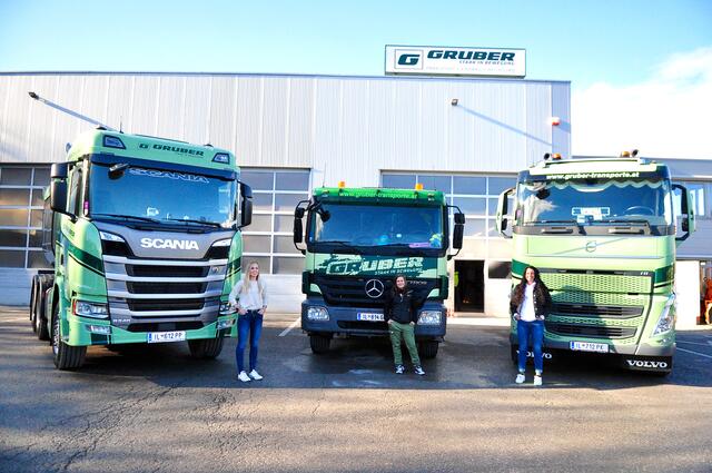 Ob Scania, Mercedes oder Volvo – Leonie, Jana und Verena haben die Brummer fest im Griff. | Foto: Hassl