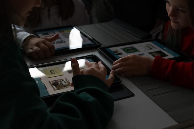 Arbeiten mit dem iPad im Unterricht | Foto: Isabella Florian