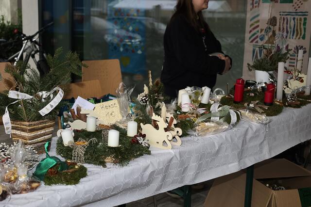 Adventskränze für den guten Zweck | Foto: Isabella Florian