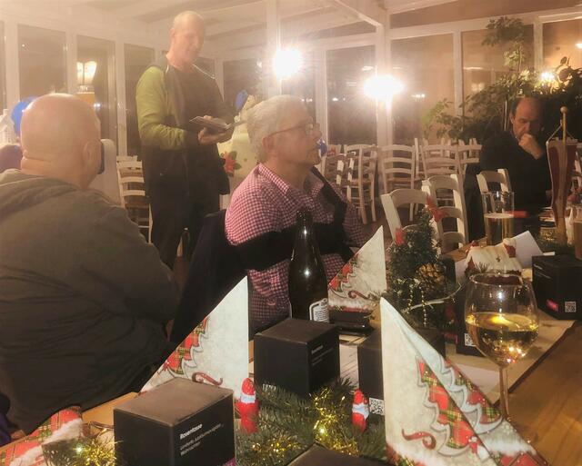 Karl Flash Painer stellt sein Buch "Tatwaffe Messer" vor | Foto: Gerhard F. Dujmovits - Austrian Soldier of Peace