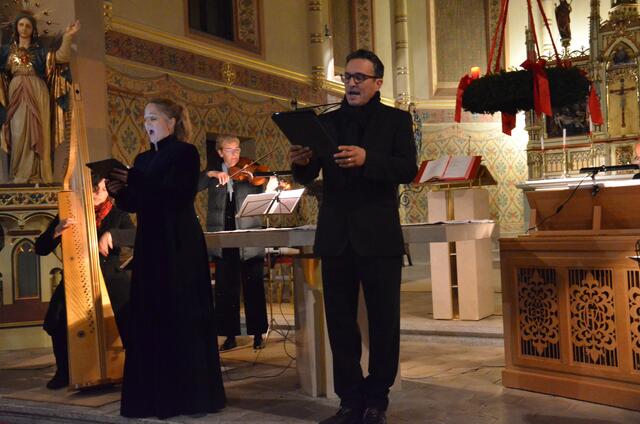 Ensemble Amarena: Still, still, still - dem Kindlein zu Ehren.