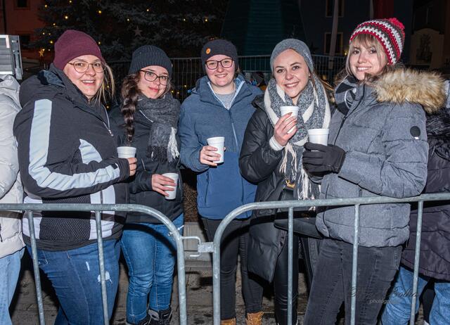 Die 5 Damen aus Öberösterreich Freistadt sind nach Tamsweg zum Preberlauf gekommen. (v.li.n.re.) Lisa, Barbara, Julia, Lisa und Jasmin. | Foto: Peter Bolha