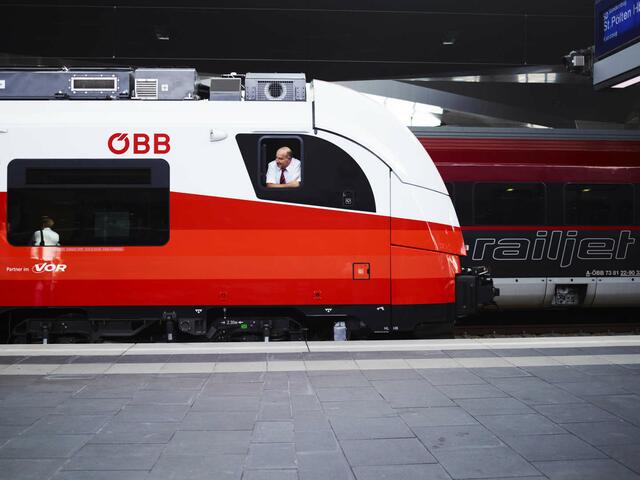 Am Montag, 28. November 2022, stehen alle Züge in Österreich still. Betroffen sind der CAT, ÖBB, Westbahn, aber auch die Salzburger Lokalbahnen und die Innsbrucker Verkehrsbetriebe. | Foto: ÖBB/Philipp Horak