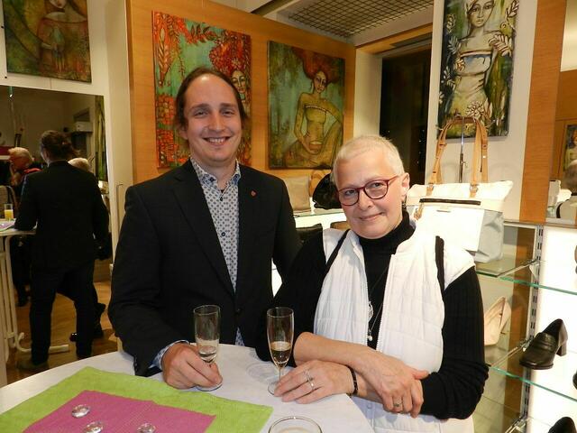 Vernissage in Marthas Schukastl Martha Gruber zeigt