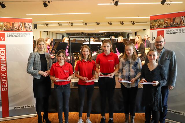 Zahlreiche Jungmusikerinnen und -musiker wurden in Ebensee ausgezeichnet. | Foto: OÖBV