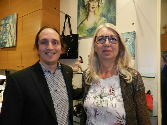 Vernissage in Marthas Schukastl Martha Gruber zeigt