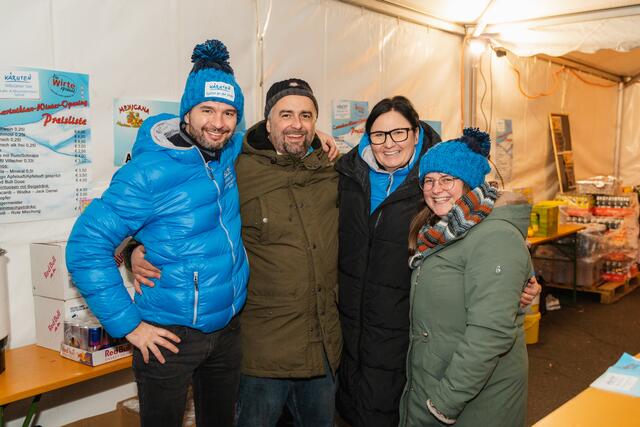 Das Juicy Lucy Team und weitere Wirte sorgten für das Wohl der Gäste | Foto: zippo photography