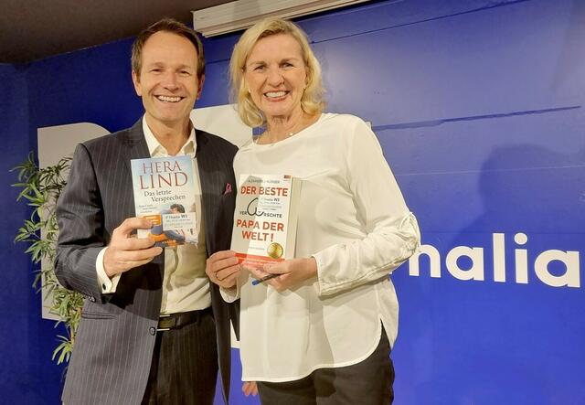 Alexander J. Rüdiger mit Bestseller-Autorin Hera Lind beim "Buchtausch" | Foto: Klemens Hruska
