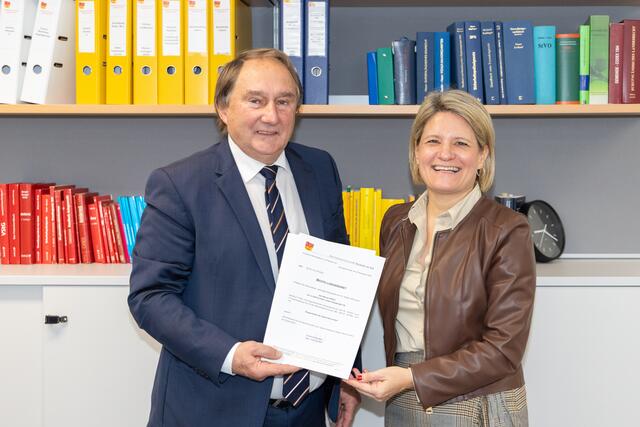 Werner Friedl konnte am 2. Oktober mit 56,74 Prozent das Bürgermeister-Amt in der Gemeinde Zurndorf verteidigen. | Foto: Friedrich Radlspäck