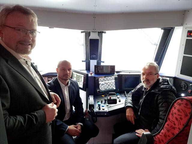 Von links: Schinko-Geschäftsführer Gerhard Lengauer, Martin Hauser (Einkauf, Plasser &amp; Theurer) und Wolfgang Zaininger (Technik, Plasser &amp; Theurer). | Foto: Schinko