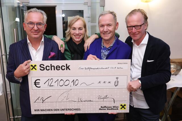 Das Spenderquartett Thomas Angermair, Gabriele Reinersmann, Gastgeber Ossi Schellmann und Georg Kraft-Kinz (v.l.). | Foto: Katharina Schiffl