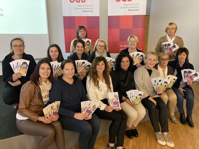  Betriebsrätinnen aus der Region bei der ÖGB Regionaltagung, Hinten in der Mitte stehend: Sigrid Riegler, Frauenvorsitzende ÖGB Südweststeiermark | Foto: ÖGB