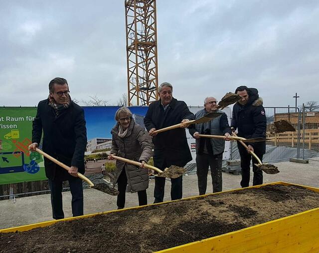 Der Spatenstich in der Donau City ist offiziell erfolgt. | Foto: Gerda Müller