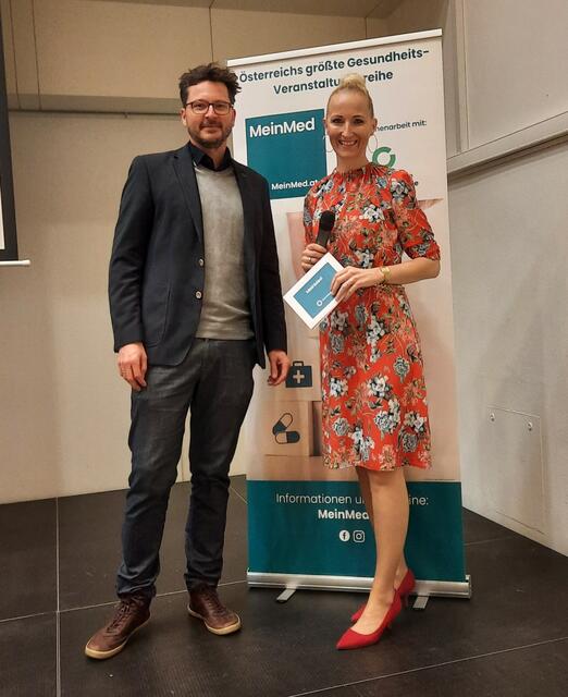 Oberarzt Gabriel Rinnerthaler und Moderatorin Angelika Pehab.