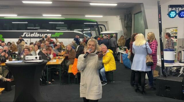 Niki Kracher machte Stimmung. | Foto: Südburg