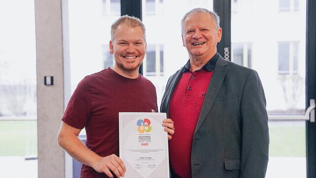 Alexander Wurm (l.) und Maximilian Wurm (r.) nahmen den Ineo-Award entgegen. | Foto: Count IT