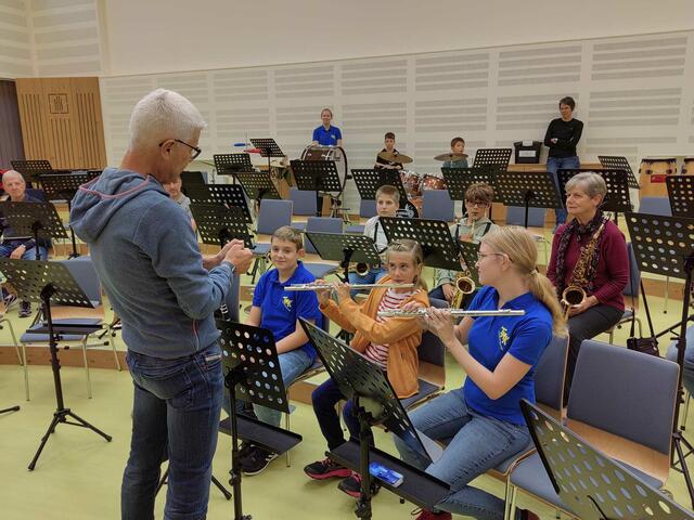 Sowohl die Orchesterklasse als auch die TMK Juniors werden die Mitglieder der Trachtenmusikkapelle Judendorf-Straßengel unterstützt. | Foto: Privat
