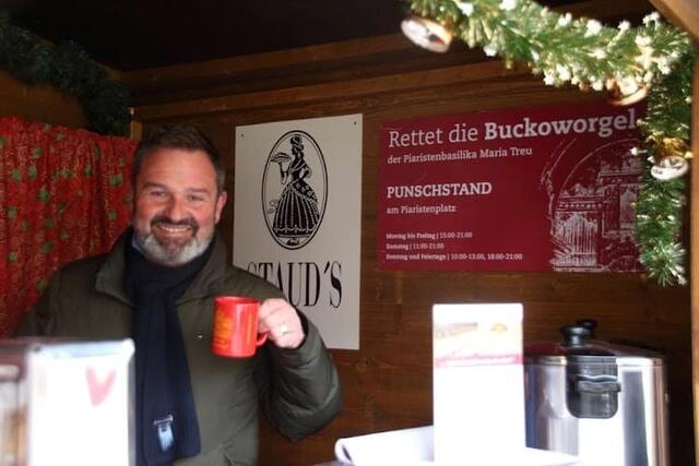 Bei der Piaristenbasilika Maria Treu gibt's Punsch zur Orgel-Rettung. | Foto: Rettet die Buckoworgel