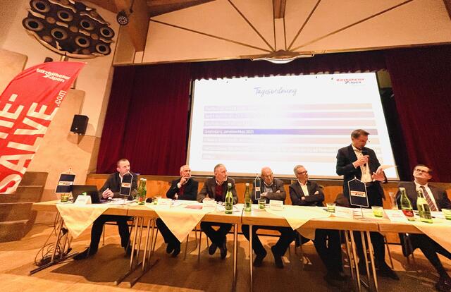 Einstimmige Abstimmung bei der TVB-Vollversammlung. | Foto: Kogler