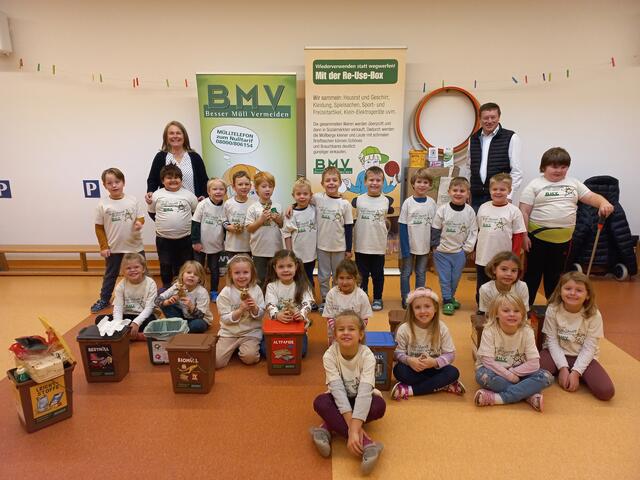 Die kleinen "Müll-Sheriffs" mit ihren neuen T-Shirts | Foto: Kindergarten Großpetersdorf