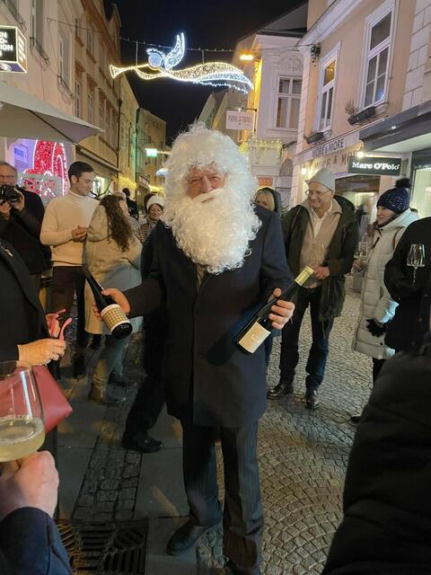 Weinhimmel-Vater Wolfgang Gänsdorfer übergibt seine Weine- und Sektboutique.