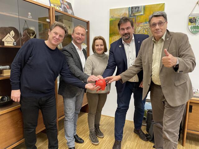 Christian Ganneshofer, Michael Holzer, Waltraud Frotz, Stefan Steinbichler und Karl Pannosch. | Foto: Marlene Trenker