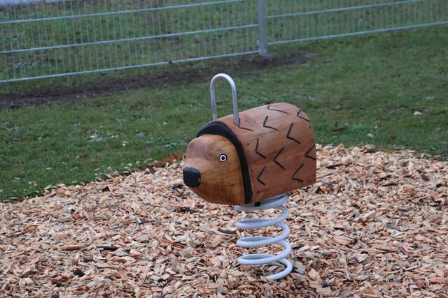 Mit viele Liebe zum Detail wurde der Kinderspielplatz in der Nittnergasse ausgestattet. | Foto: Edith Ertl