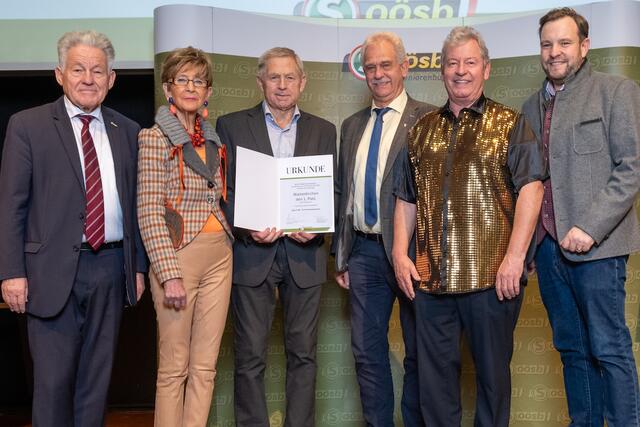 v. l.: Landesobmann Josef Pühringer, Ingrid Korosec, Josef Winkler, Obmann von Waizenkirchen, Bezirksobmann Hans Feizlmayr, Peter Oberlehner und Landesgeschäftsführer Franz Ebner
  | Foto: OÖSB