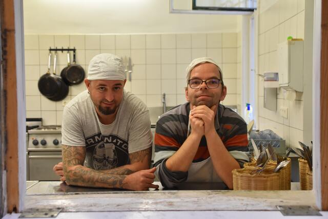 In der Westbahnhoffnung werden Notleidende mit Lebensmitteln und Kleidung versorgt. Neue Notschlafstelle gesucht! | Foto: MeinBezirk.at